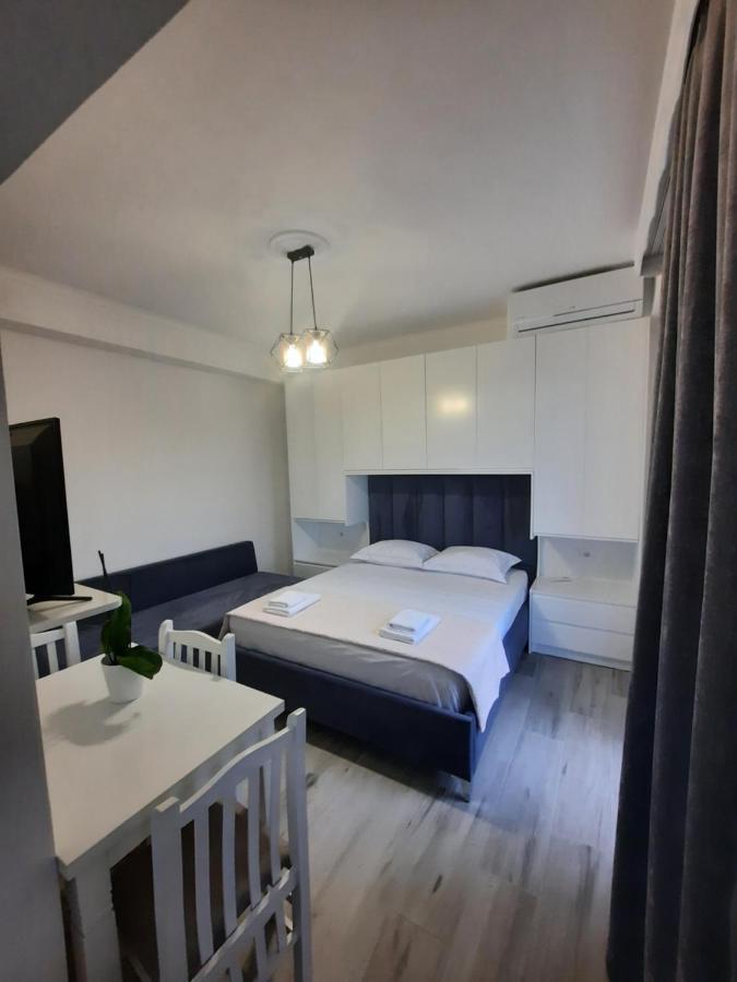 Nora's * Sarandë